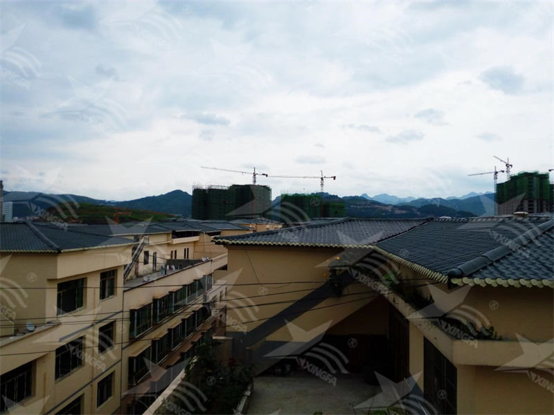 農(nóng)村房屋改造新趨勢:合成樹脂瓦替代彩鋼瓦的優(yōu)勢